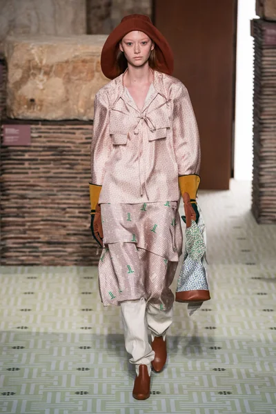 Look 44